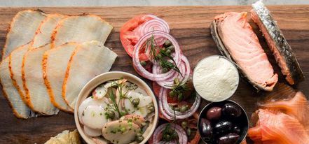 Делайте заготовки и копчености сами! С автоклавом-коптильней на вашем столе будут только натуральные деликатесы, консервы и домашние соусы без "химии". копченая рыба и консервированные овощи